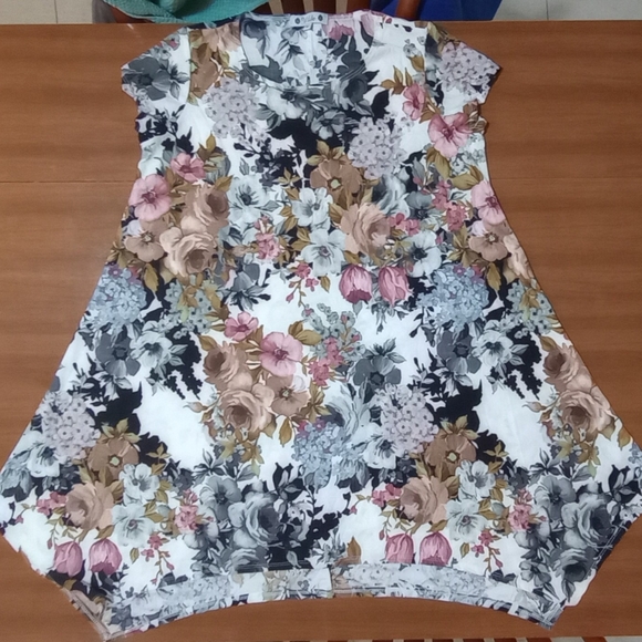Wilde Summer Dress Size Large Floral Babydoll Style Cap Sleeves Very Pretty NWOT - Picture 2 of 5